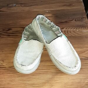 Sanuk Canvas Slipons Sz 9 "flax" color